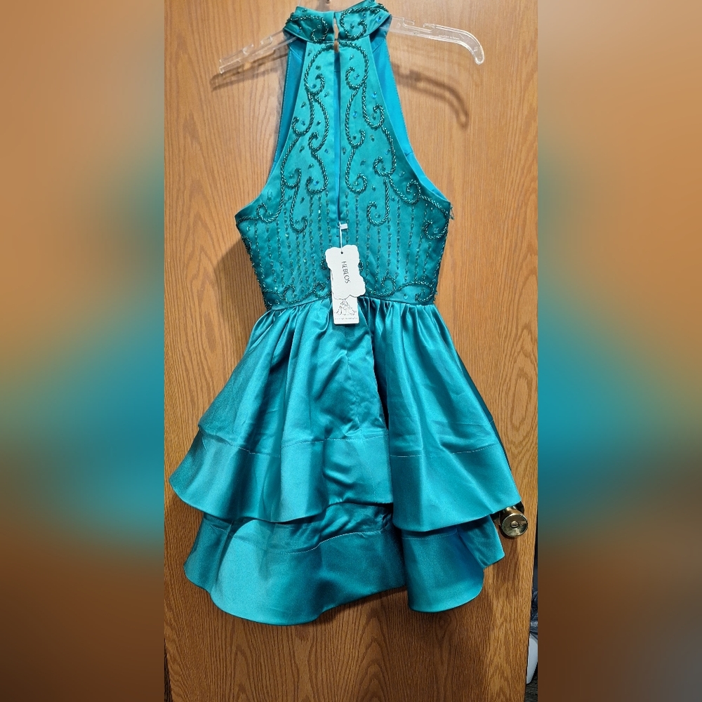 Hebeos Dress - Picture 11 of 13